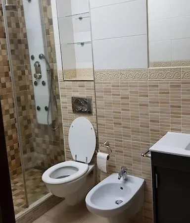 Inchiriez Apartament 2 *